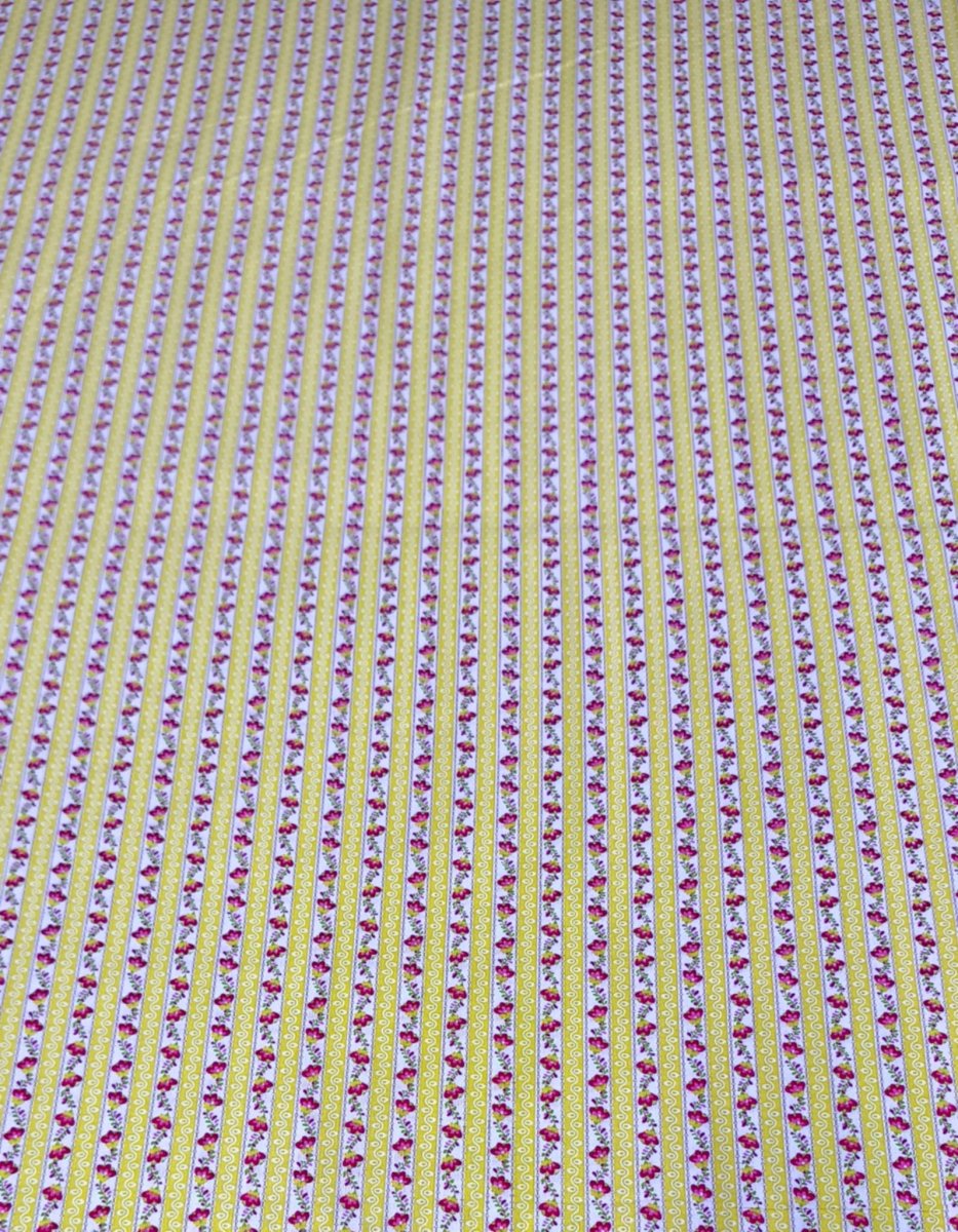 Tecido Amarelo com Flores - Image 2
